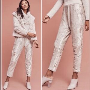 ANTHROPOLOGIE Hei Hei Cream Gold
Sequin Jogger Pants with Pockets!